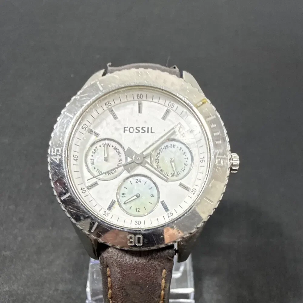 Fossil ES-2888 Wristwatch New Battery! Runs excellent! (B12)